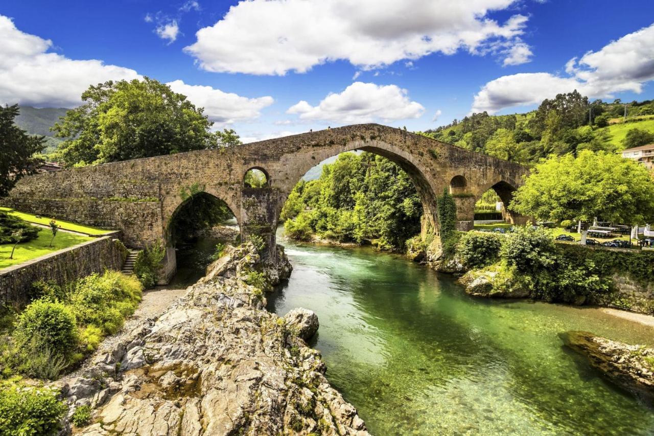 Cangas De Onis A Orillas Del Rio Sella Εξωτερικό φωτογραφία
