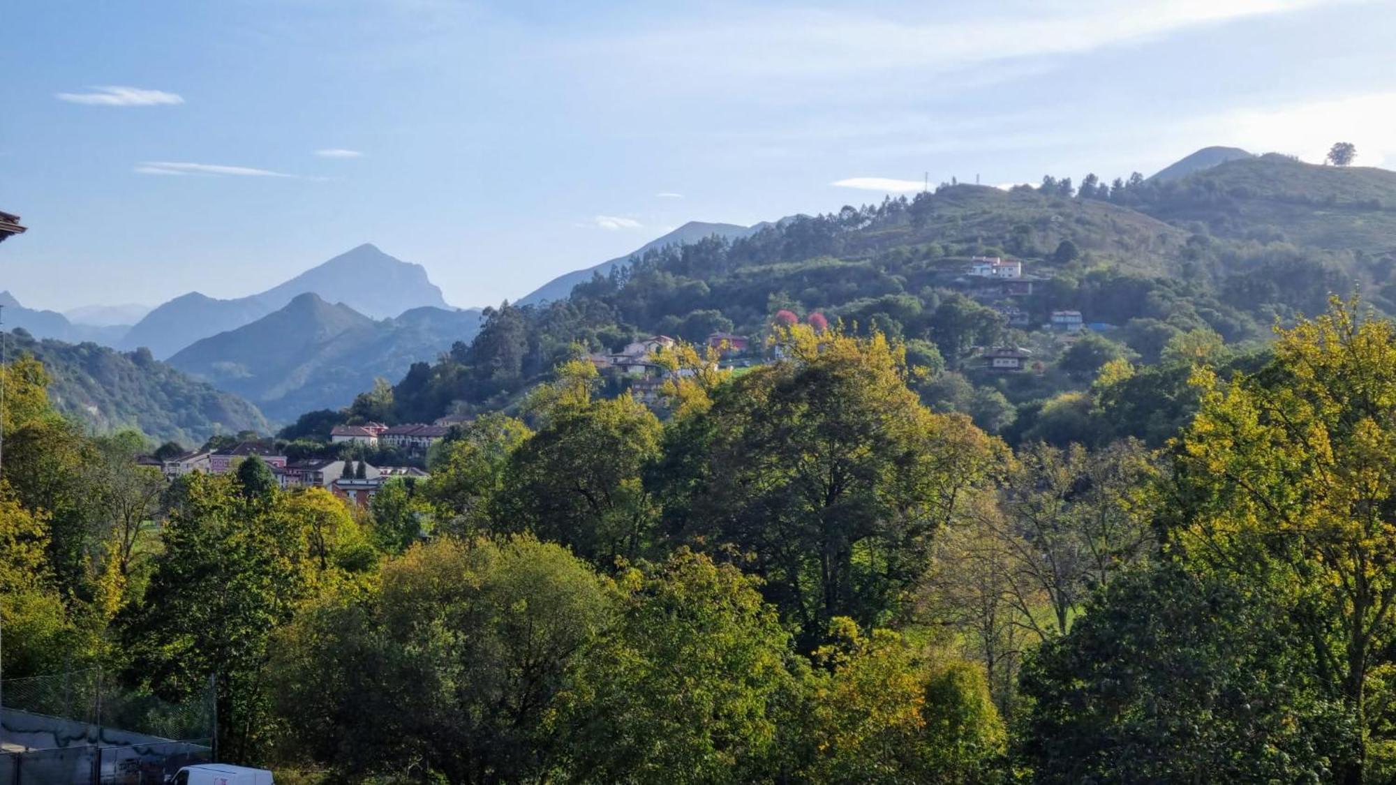 Cangas De Onis A Orillas Del Rio Sella Εξωτερικό φωτογραφία