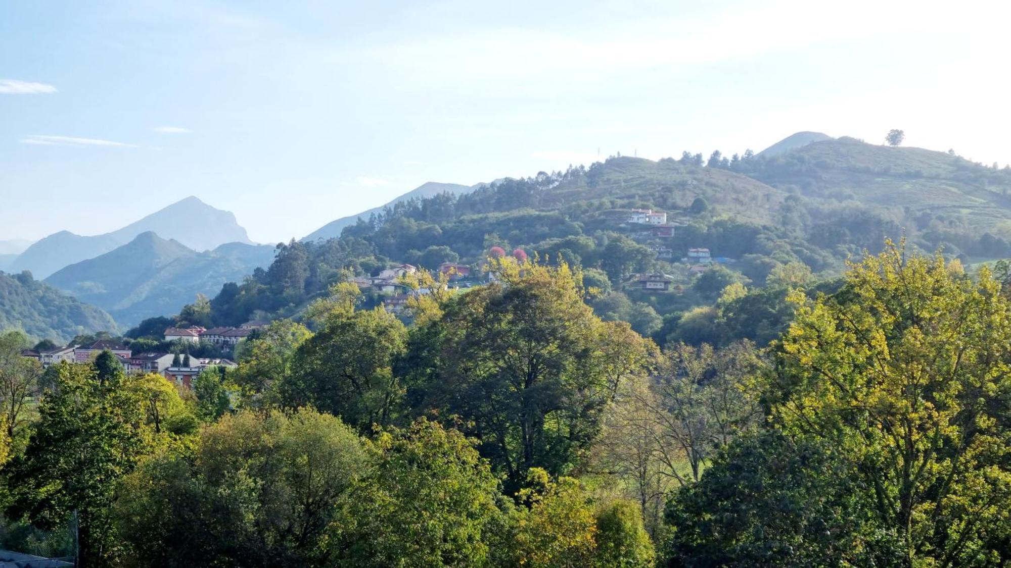 Cangas De Onis A Orillas Del Rio Sella Εξωτερικό φωτογραφία